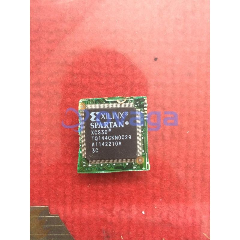 XCS30XL-3TQ144C FPGA